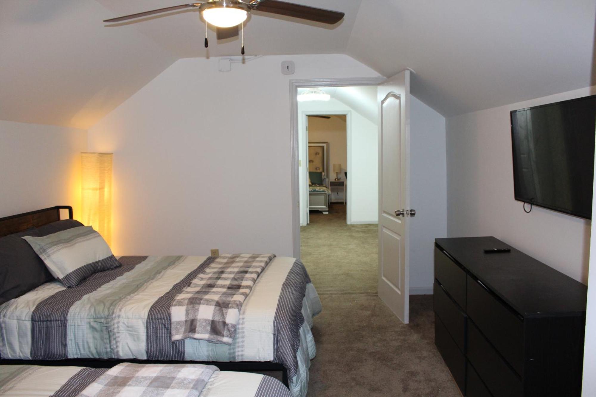 Shared Guest House With Private Rooms 애틀랜타 외부 사진